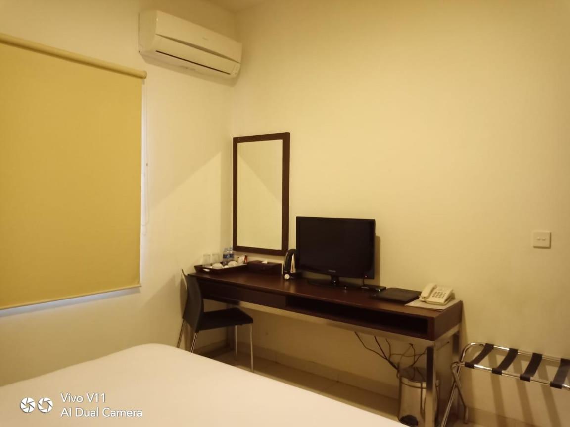Ayla City Hotel Sorong Exterior foto